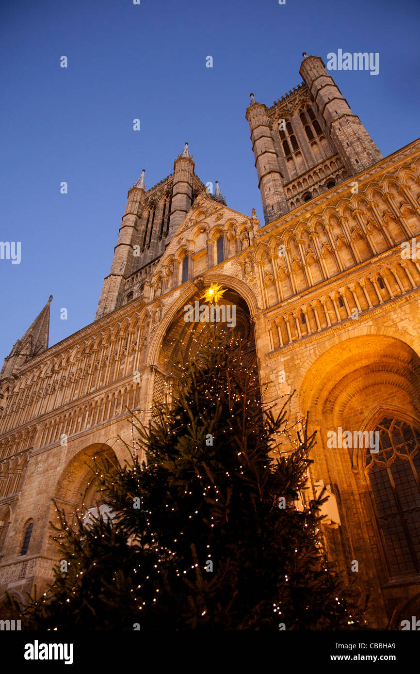 Lincoln cathedral christmas tree hires stock photography and images Alamy