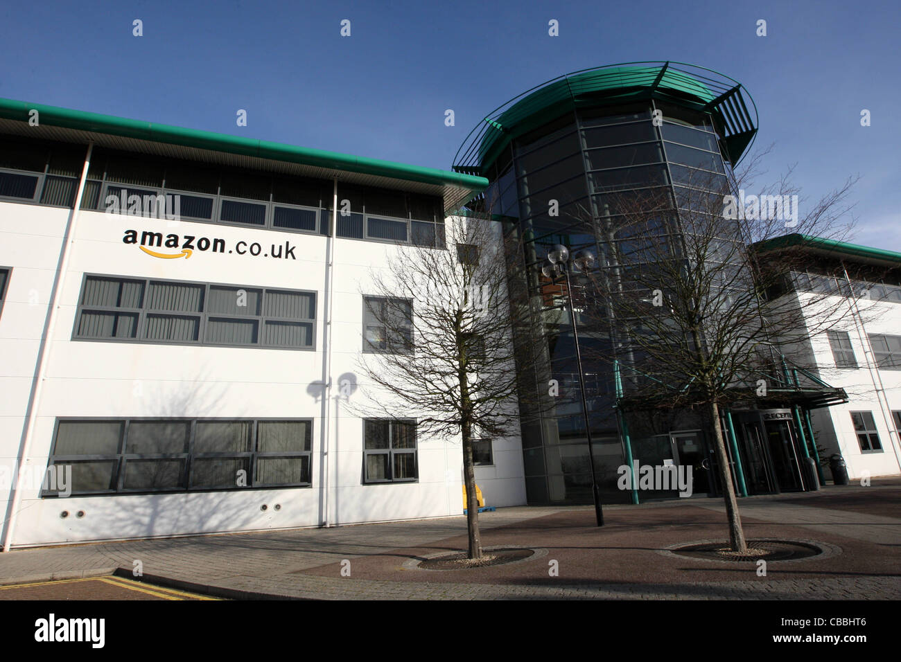 THE AMAZON WAREHOUSE IN MILTON KEYNES,BUCKS Stock Photo Alamy