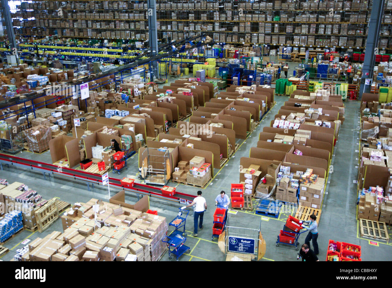 Amazon warehouse hires stock photography and images Alamy