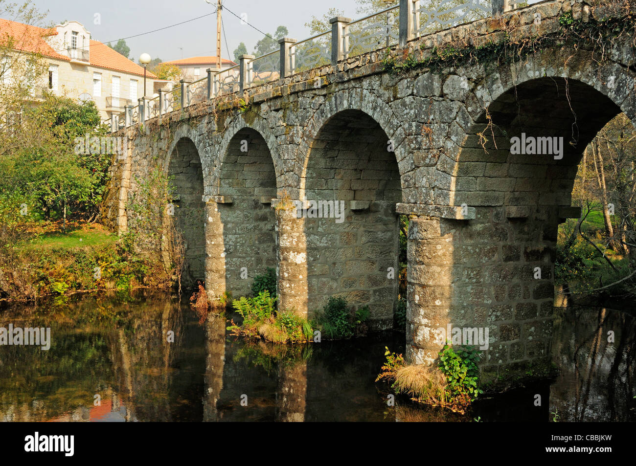 The bridge over the river Verdugo. A Lama, Pontevedra, Galicia, Spain Stock Photo