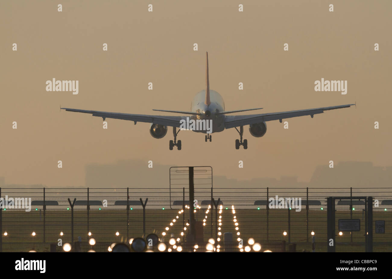 Aircraft landing strip hi-res stock photography and images - Alamy