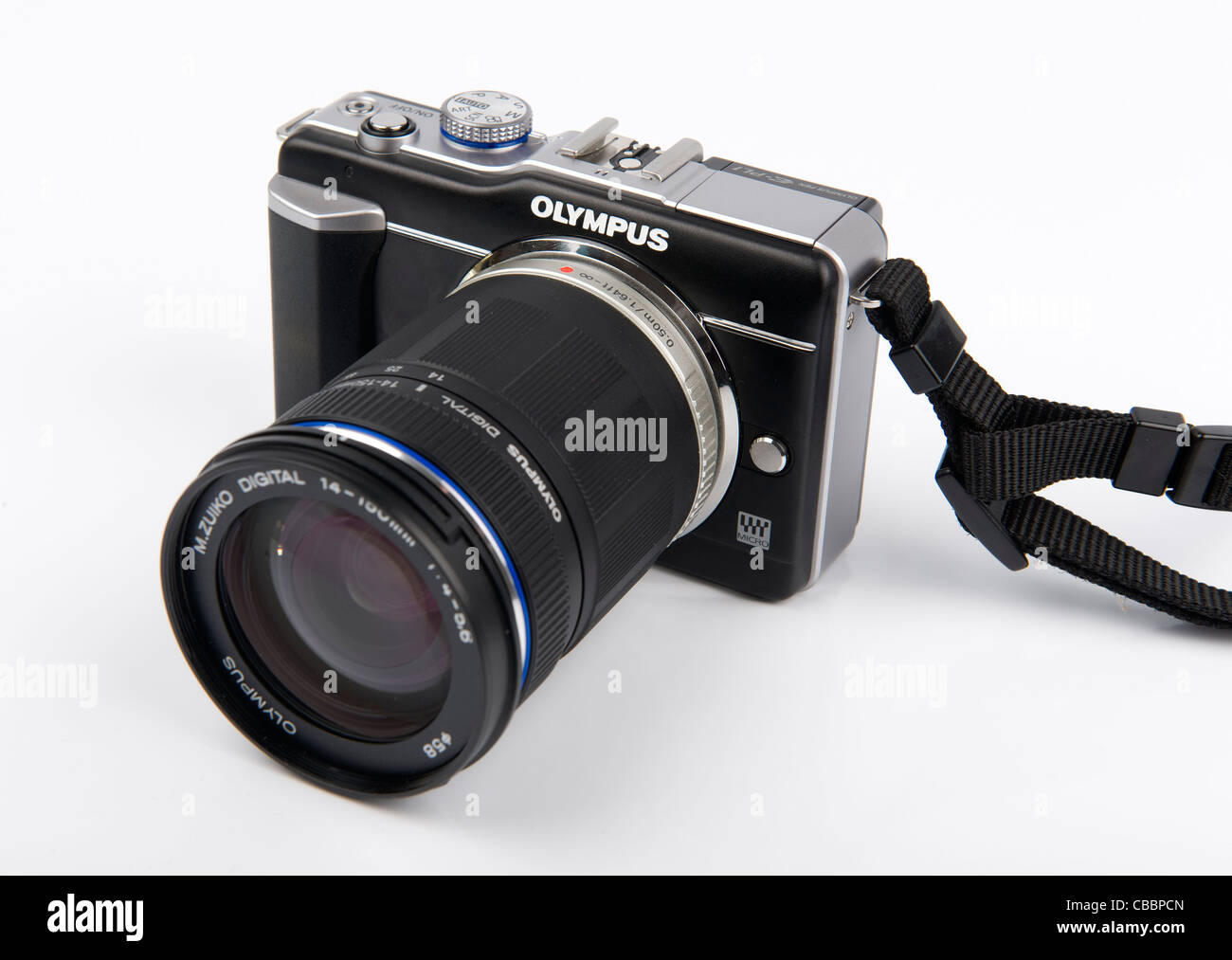 Olympus E Pl1 Digital Camera With 14 150mm F4 5 6 Lens Cutout On Stock Photo Alamy
