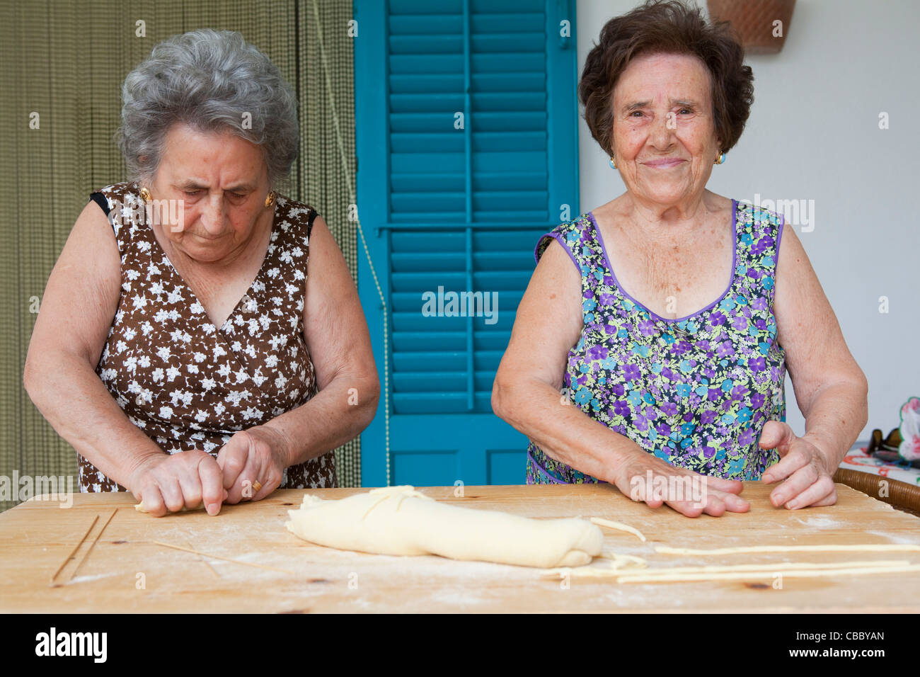 Sicily pasta making hi-res stock photography and images - Alamy
