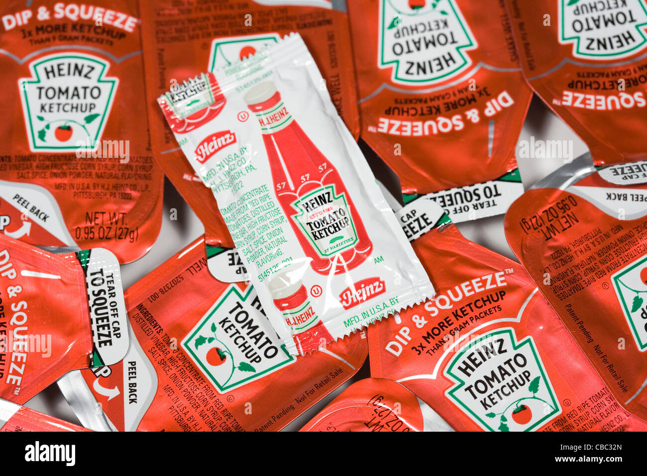 The new style of Heinz Ketchup packets Stock Photo Alamy