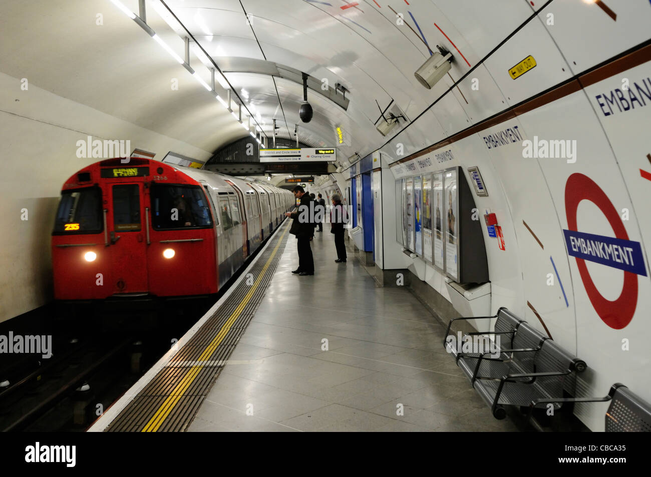 Bakerloo Line Train Arriving Platform Hi res Stock Photography And 