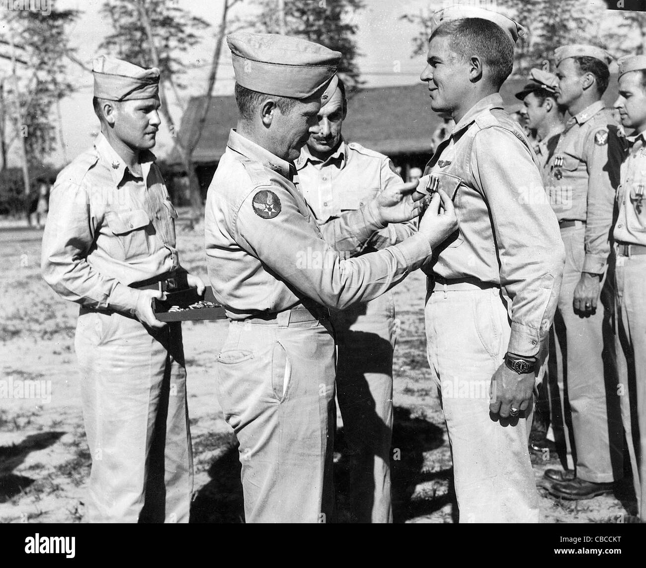 A medal is awarded to an airman serving in the Pacific during WW11 Stock Photo