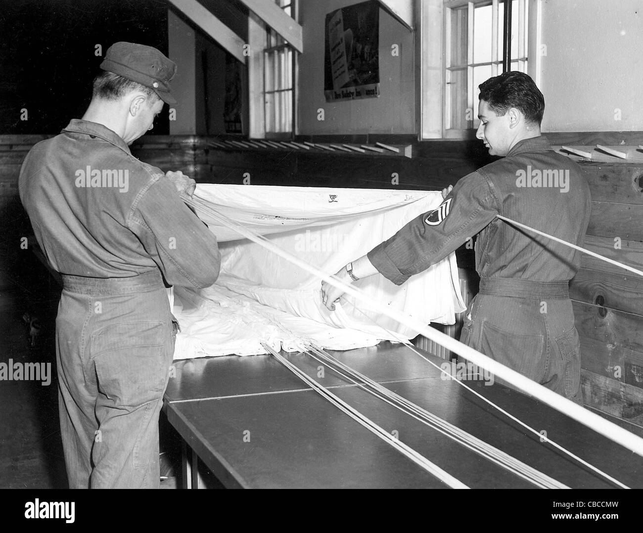 Canopy of a parachute Black and White Stock Photos & Images Alamy