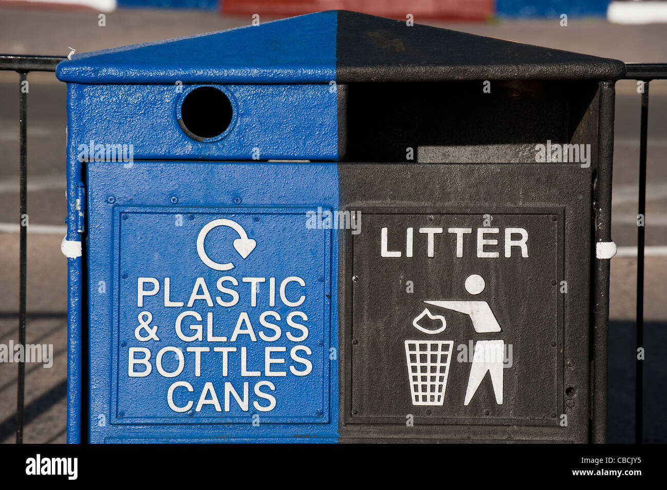 Recycling and litter bins in Southend Stock Photo Alamy