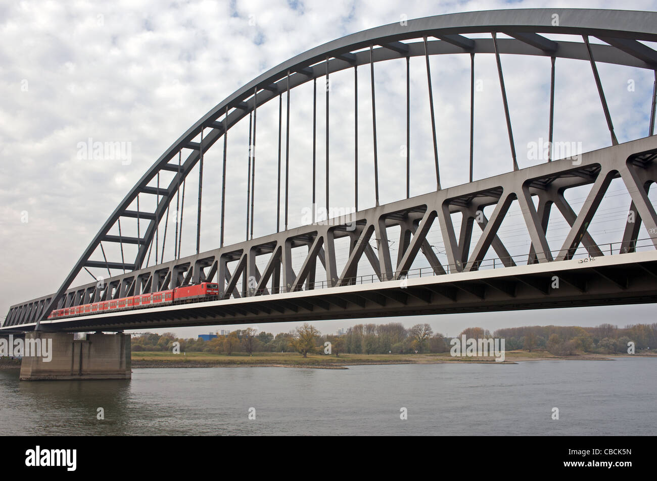 Hammer Eisenbahnbrucker railway bridge over the river Rhine, Dusseldorf,  Germany Stock Photo - Alamy