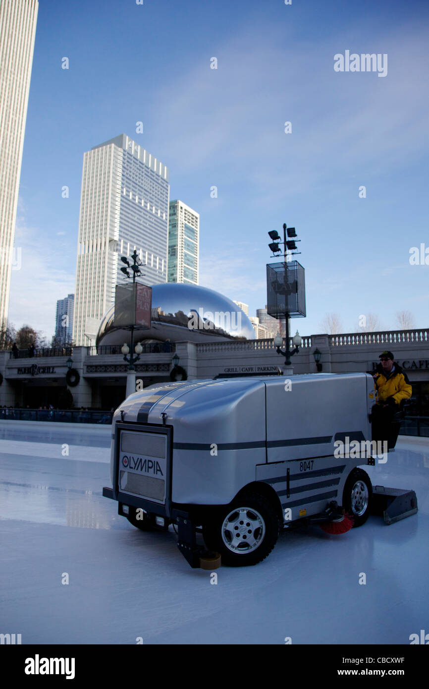 Millennium park ice rink grooming hires stock photography and images