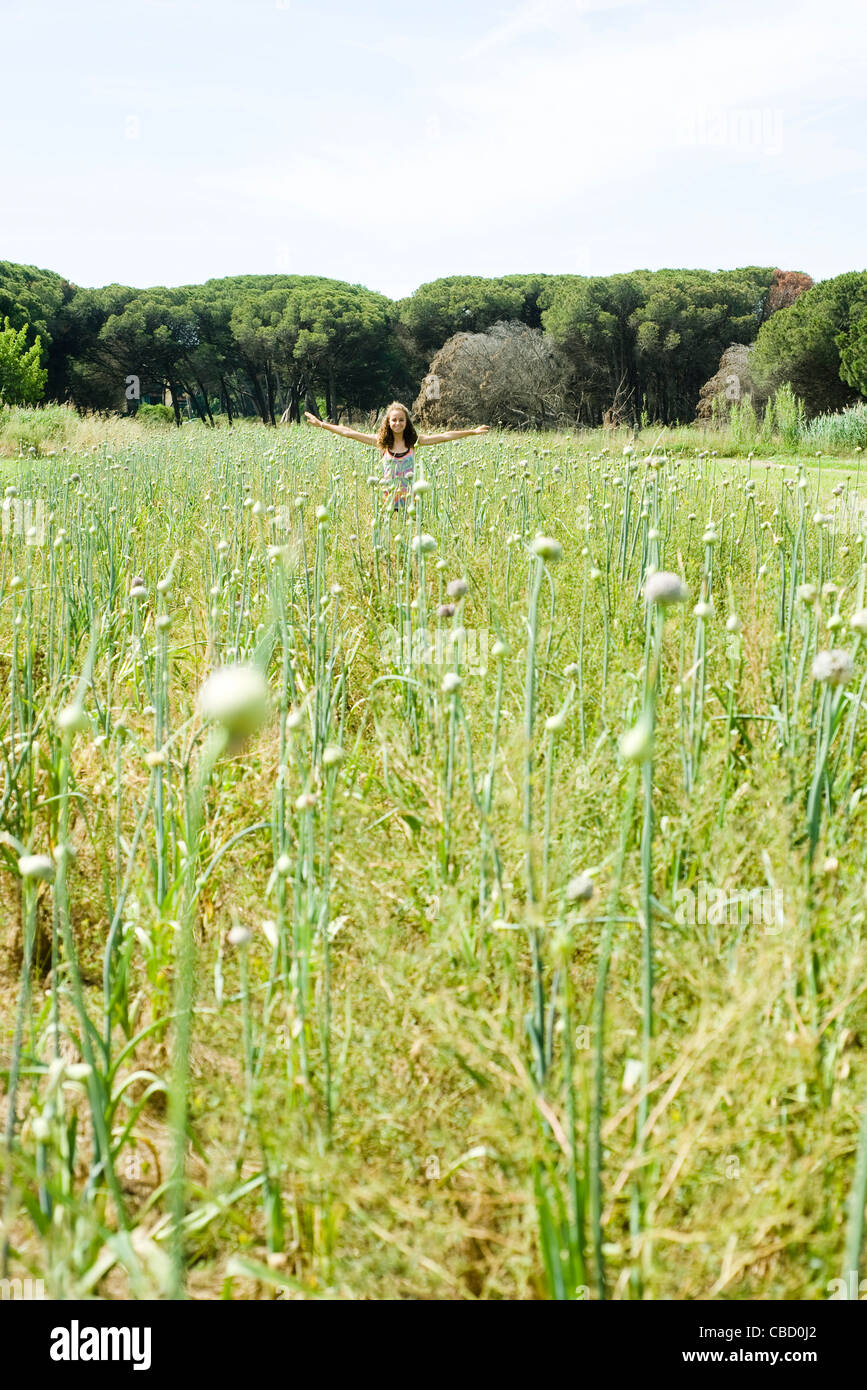 Person standing field field hi-res stock photography and images - Alamy