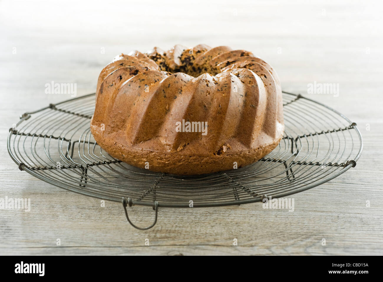 Bundt cake on cooling rack Stock Photo Alamy