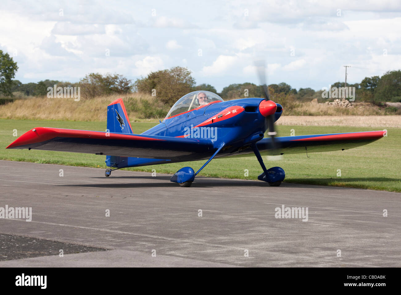 Vans RV-4 G-RVNS taxiing at Breighton Airfield Stock Photo
