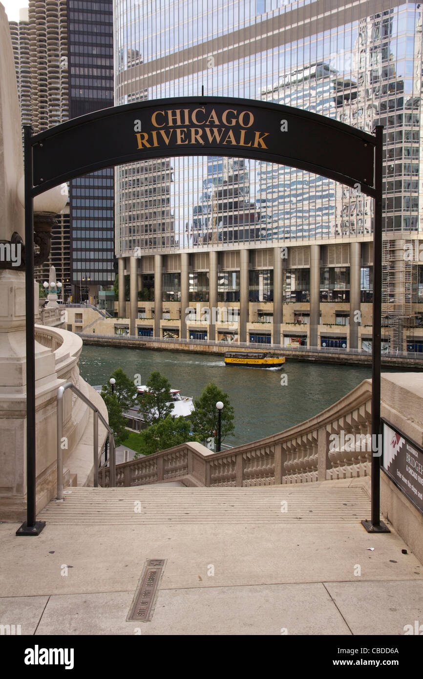 Chicago Riverwalk entrance and stairway at Wacker Drive and Michigan Avenue  Stock Photo - Alamy