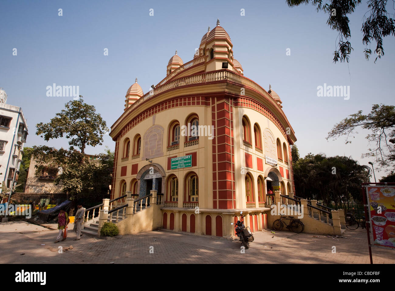 India, West Bengal, Kolkata, Dakshineswar Railway Station, unique architecture modelled on nearby Kali Temple Stock Photo