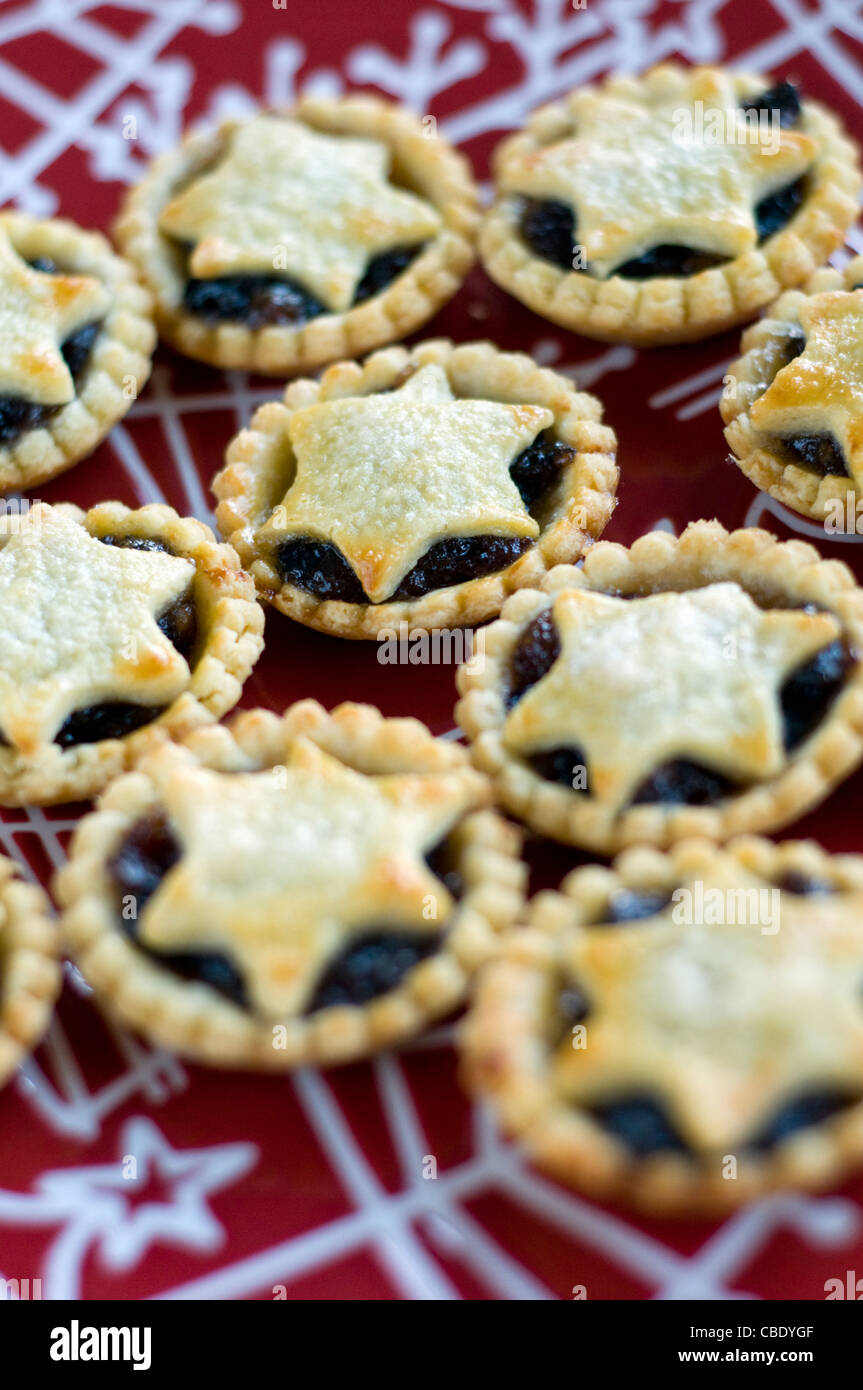A plate of freshly baked, homemade mince pies Stock Photo - Alamy