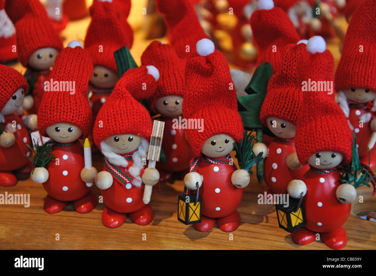 Traditional german wooden christmas decorations hires stock photography and images Alamy