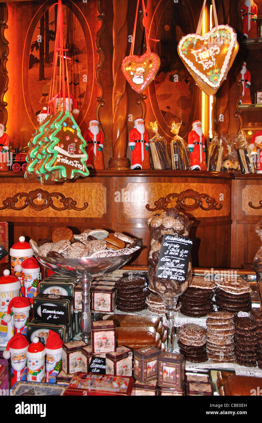 Chocolate stall at Christmas Market, Rathausplatz, Hamburg, Hamburg Metropolitan Region, Federal Republic of Germany Stock Photo