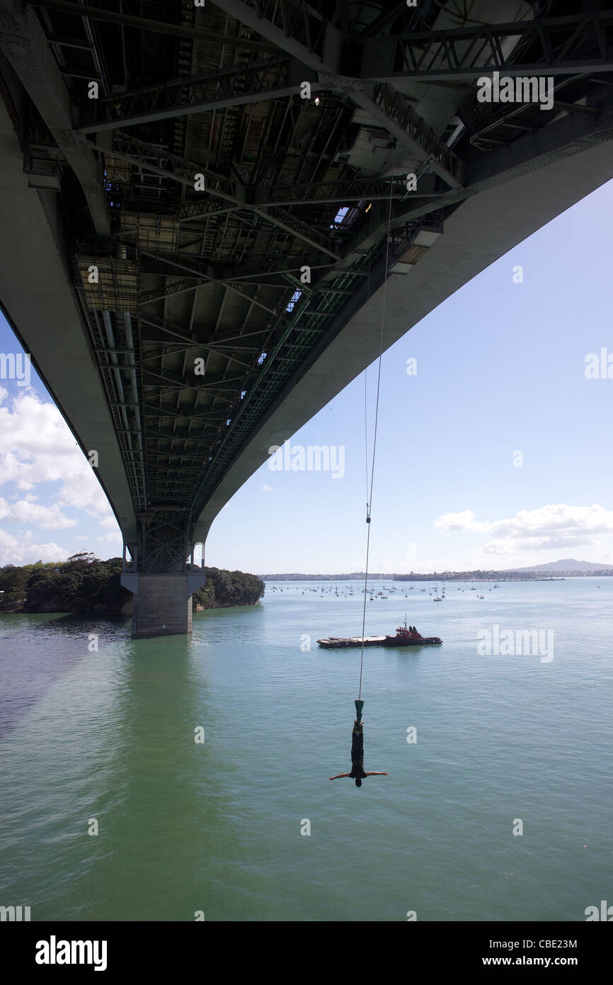 Auckland bridge bungy hires stock photography and images Alamy
