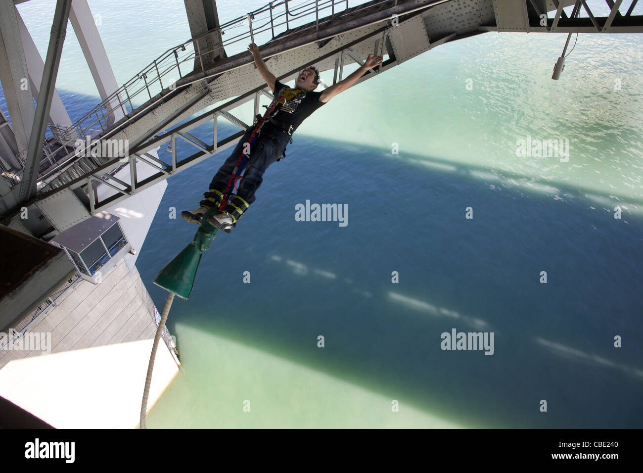 Auckland bridge bungy hires stock photography and images Alamy