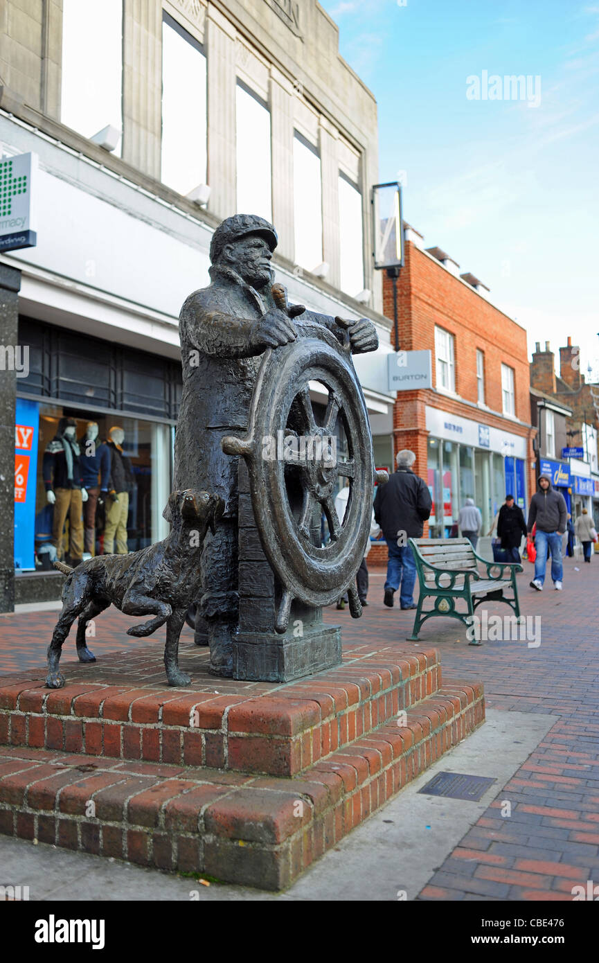 The Bargeman Sculpture in Sittingbourne Kent UK Stock Photo Alamy