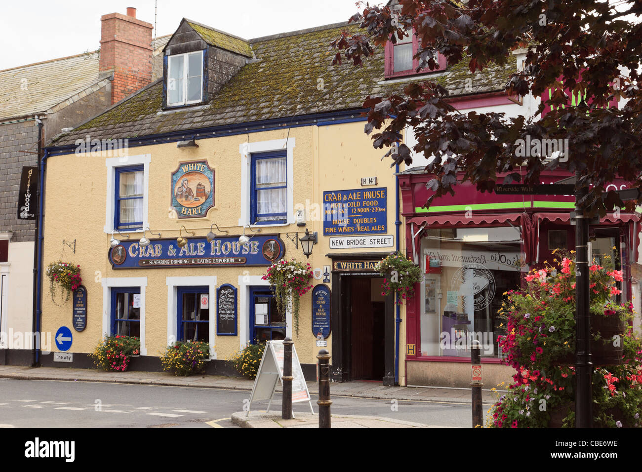 Truro, Cornwall, England, UK, Britain. The White Hart crab and ale house city pub Stock Photo