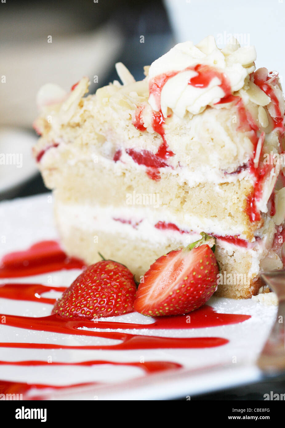 cake with strawberries Stock Photo - Alamy