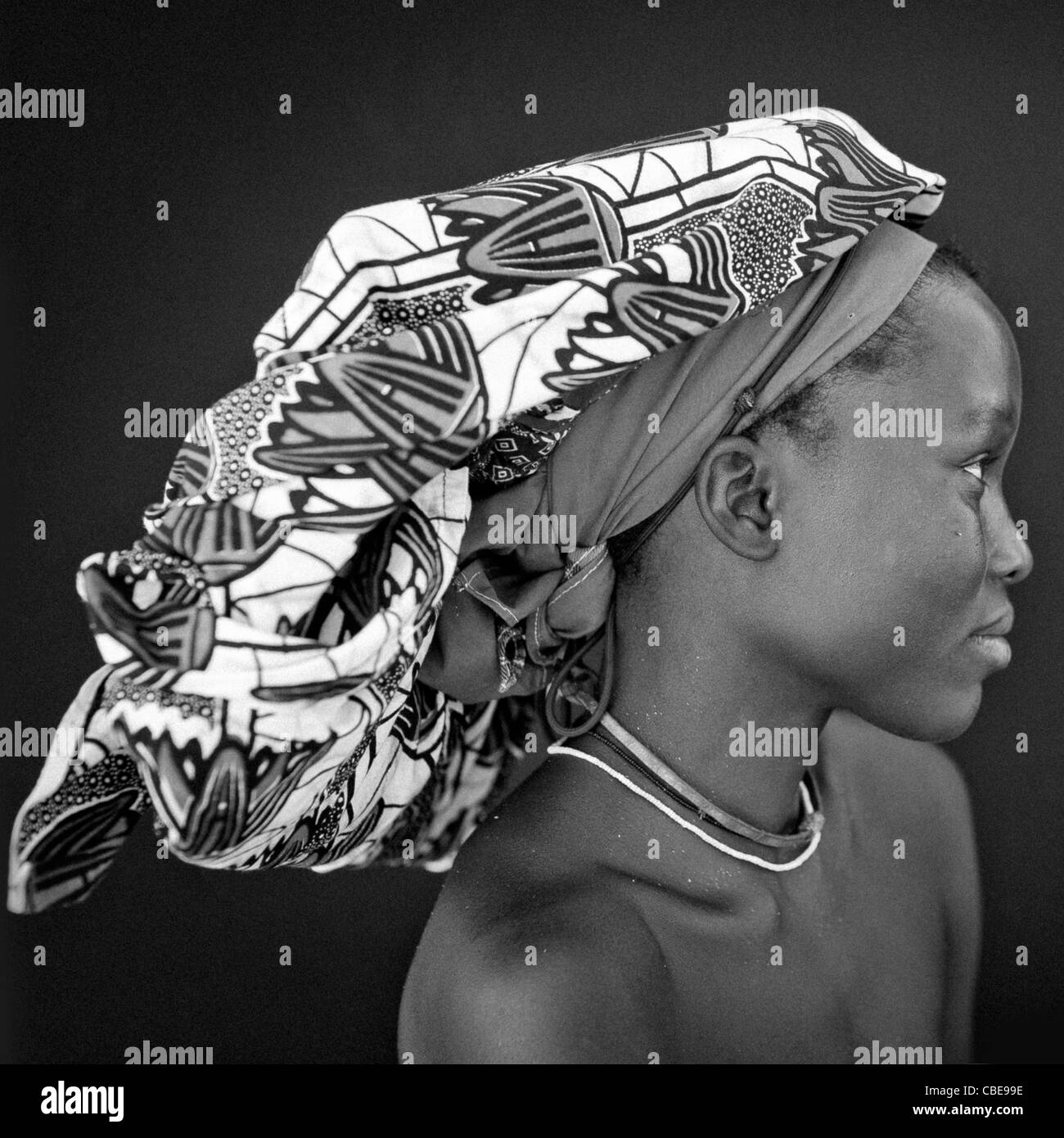 Africa tribe headdress hi-res stock photography and images - Alamy