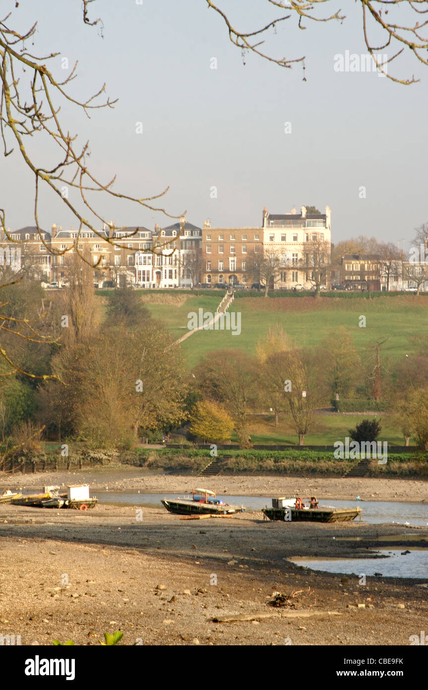 Low tide along the river Thames in Richmond upon Thames, West London, England Stock Photo