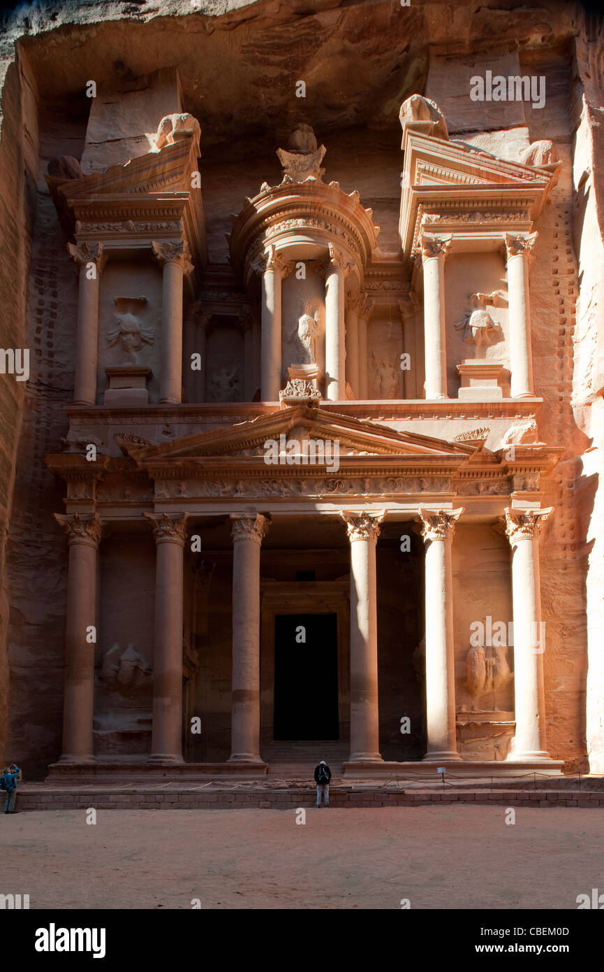 The Treasury at Petra, Jordan - scene of Indiana and The Last Crusade Stock Photo - Alamy
