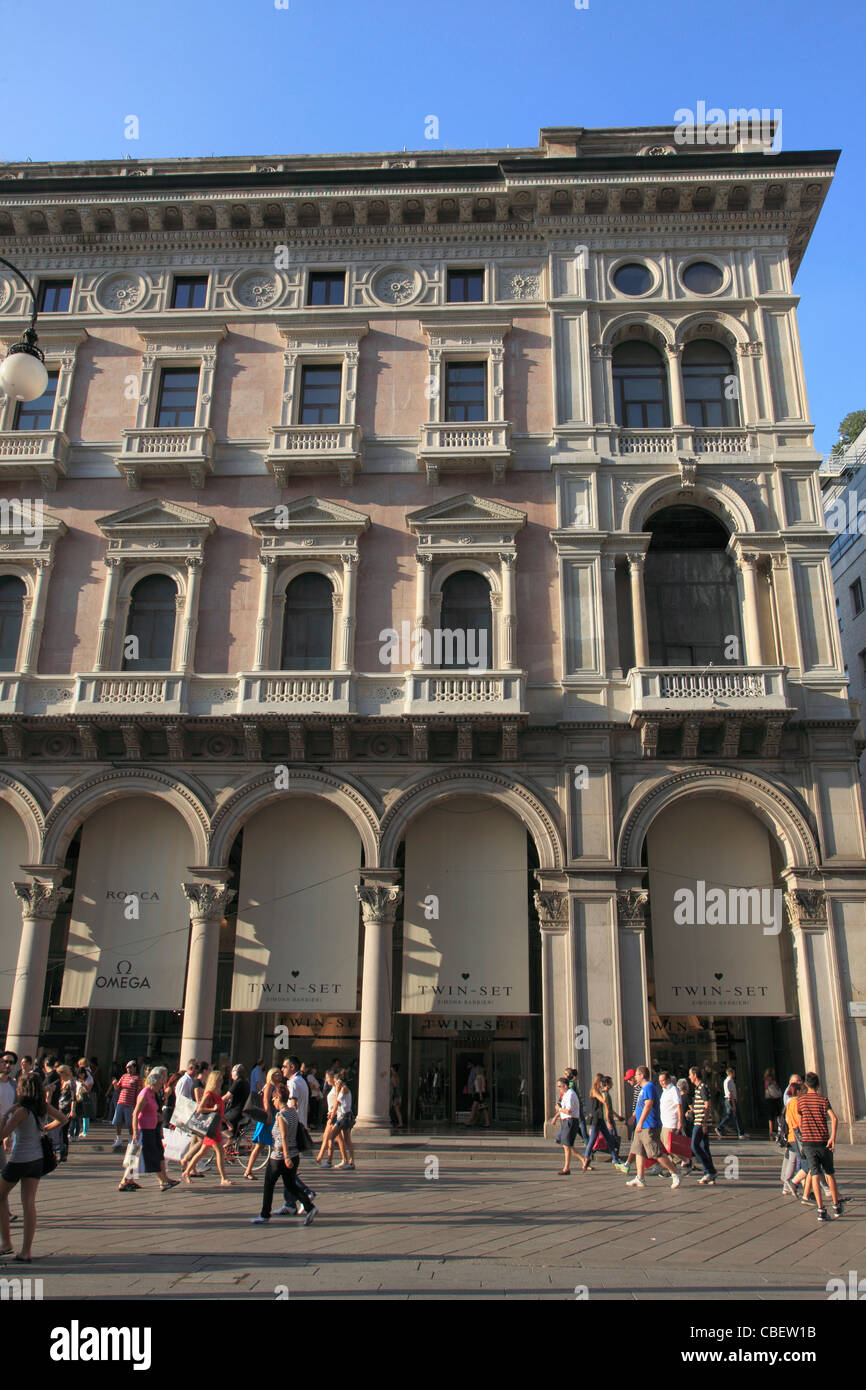 Italy, Lombardy, Milan, Corso Vittorio Emanuele II, shops, shopping, Stock Photo