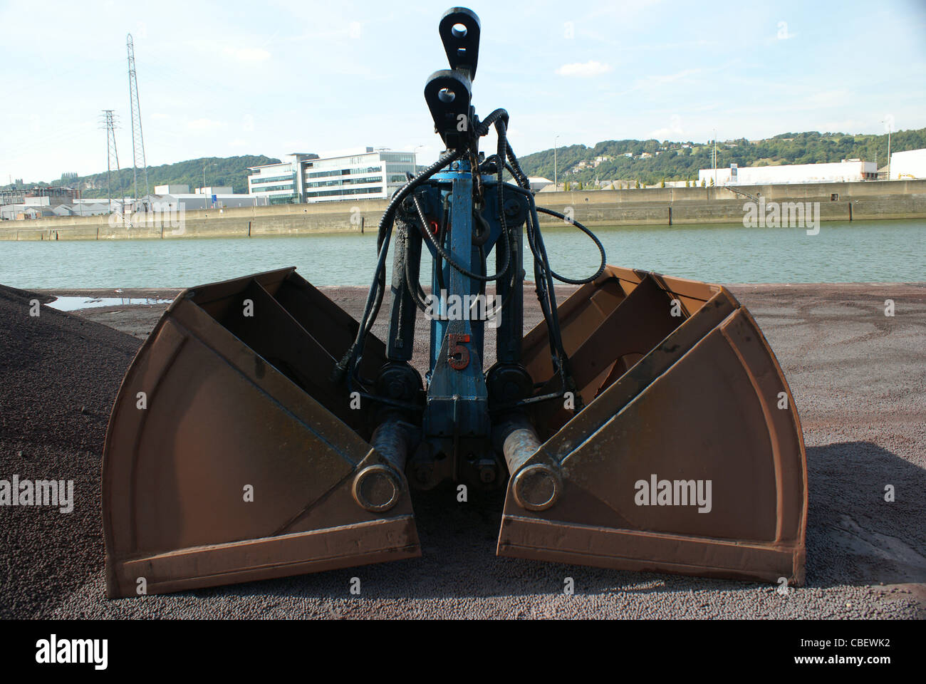 excavator bucket hydrolic work Stock Photo Alamy