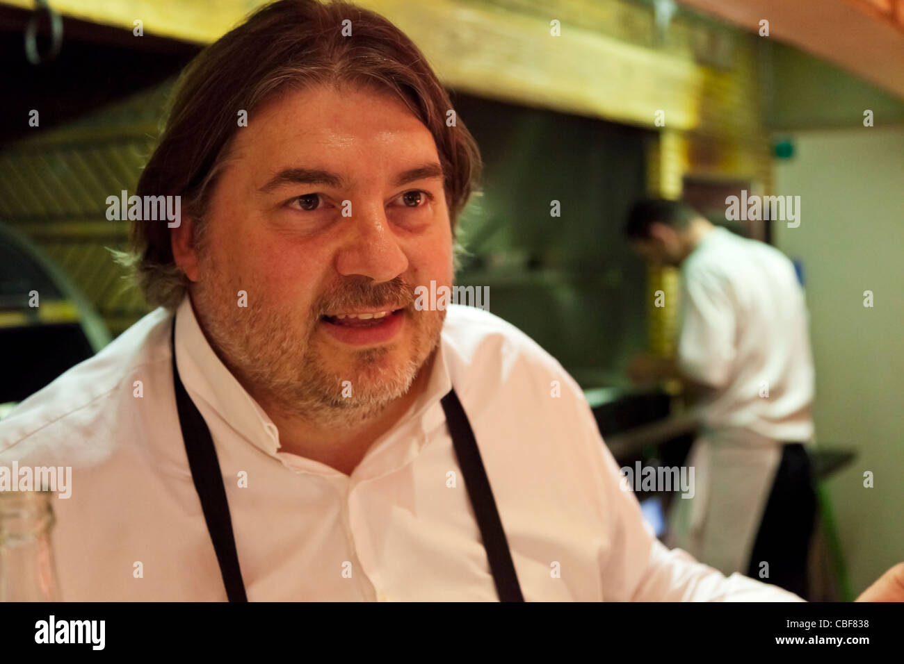 Alain Llorca in hist kitchen., Hôtel****L'Alain Llorca La CollesurLoup 350, route de Saint