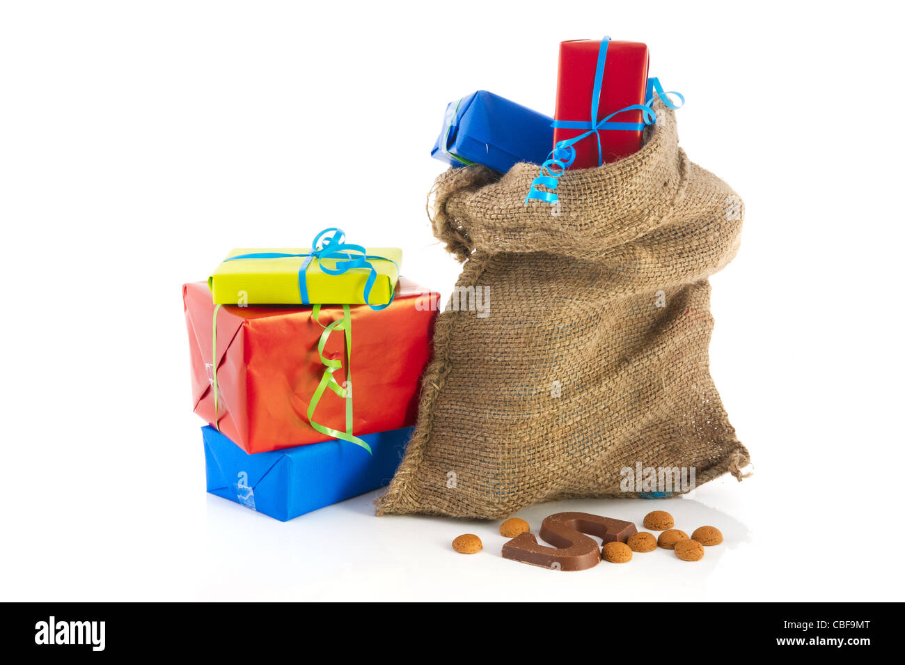 Jute bag full of Dutch Sinterklaas presents with neutral wrapping paper  Stock Photo - Alamy