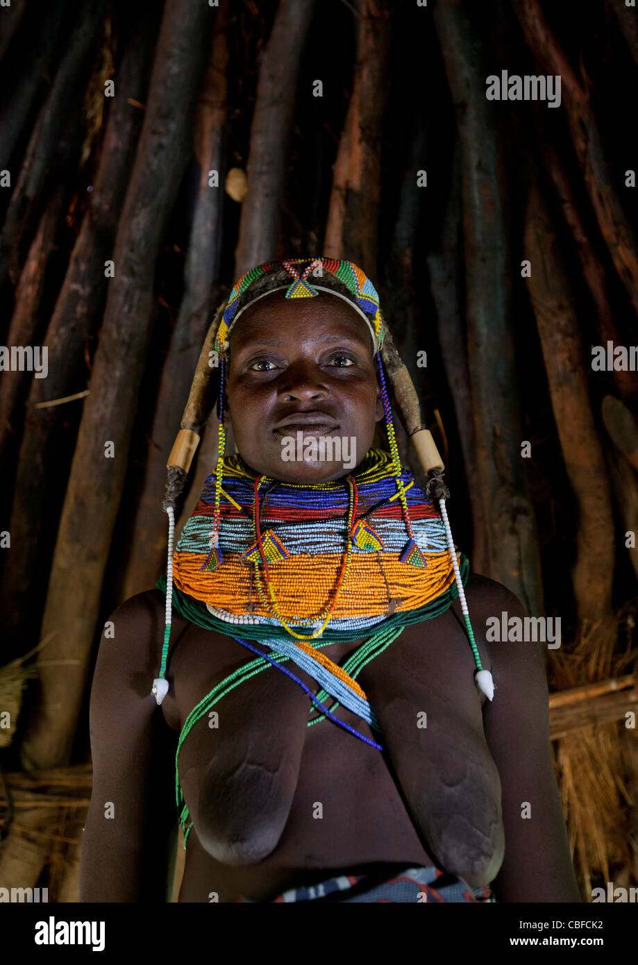 Mwila tribe woman angola hires stock photography and images Alamy