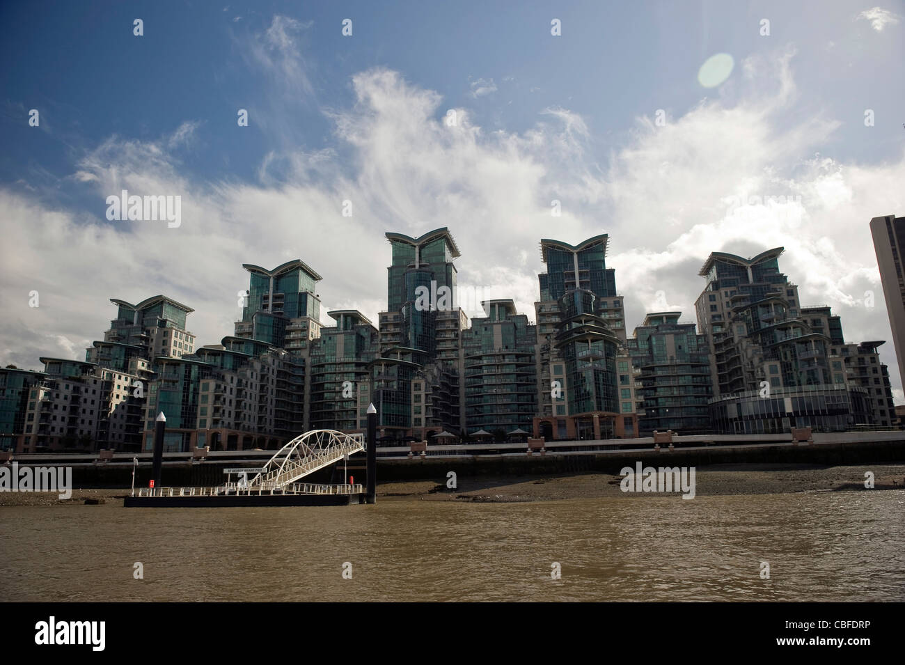 New building developments on the South Bank of the River Thames near Vauxhall, London, UK Stock Photo