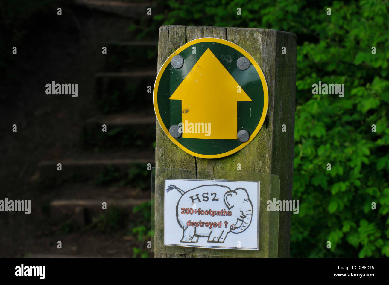 A subtle anti-HS2 protest posted on the footpath along the proposed route in Kenilworth, Warwickshire. Stock Photo