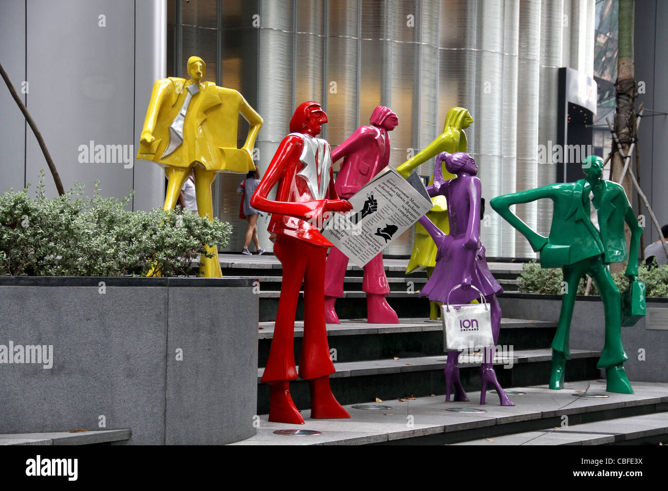 Statues shopping centre hi-res stock photography and images - Alamy