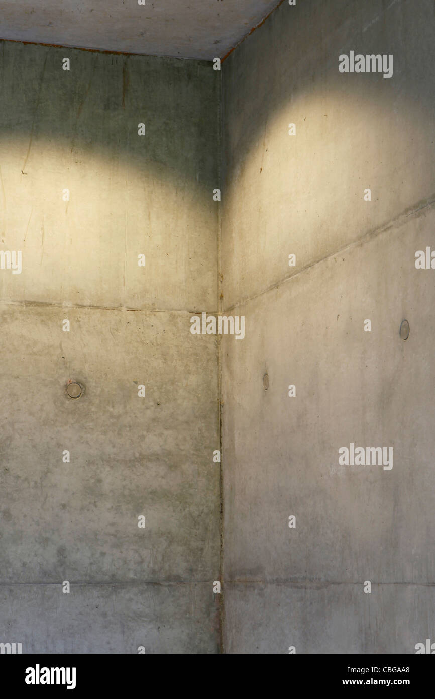 Concreat Rounded Corner Corner of concrete wall Stock Photo - Alamy