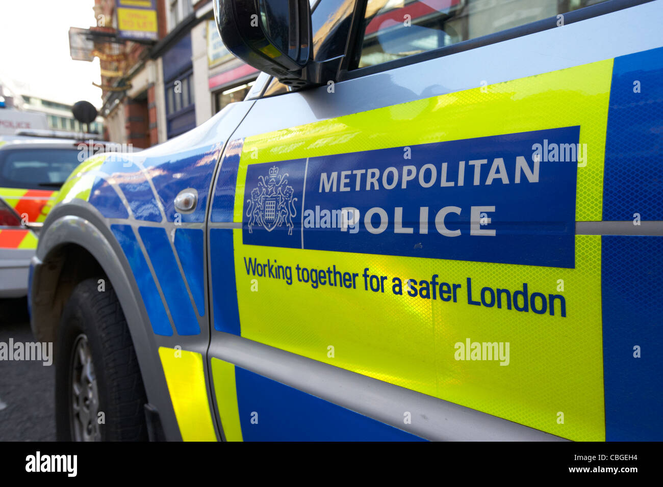 metropolitan police vehicle with battenburg chequered livery london england uk united kingdom Stock Photo