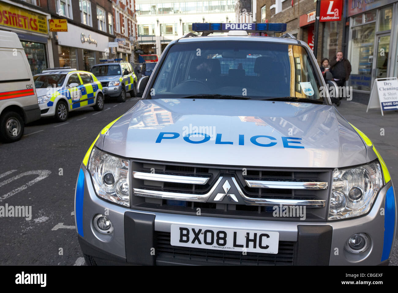metropolitan police 4x4 vehicle in battenburg chequered livery london england uk united kingdom Stock Photo