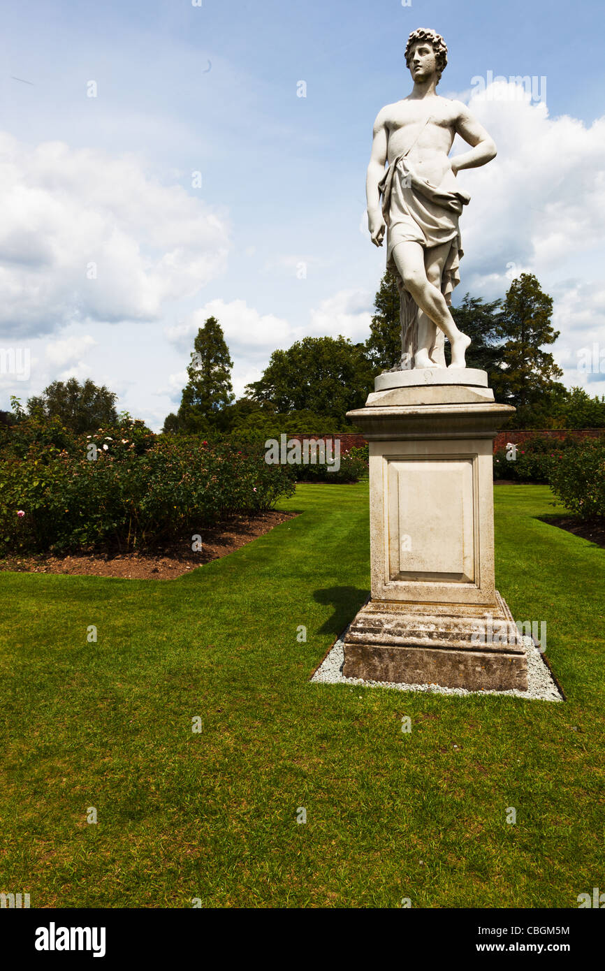 Garden with greek statues hires stock photography and images Alamy