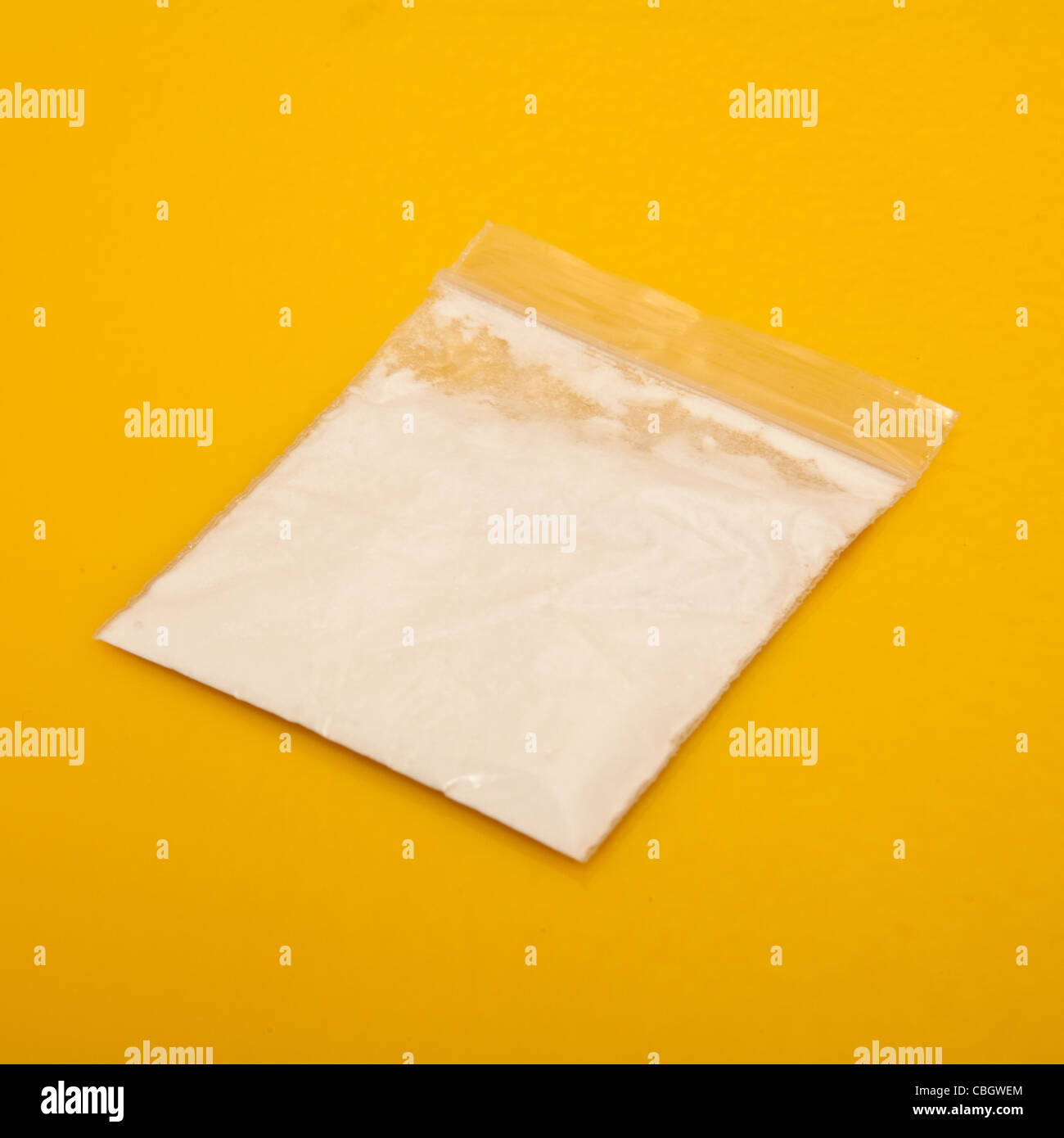 https://c8.alamy.com/comp/CBGWEM/mdai-a-narcotic-drug-sold-on-the-internet-as-a-research-chemical-with-CBGWEM.jpg