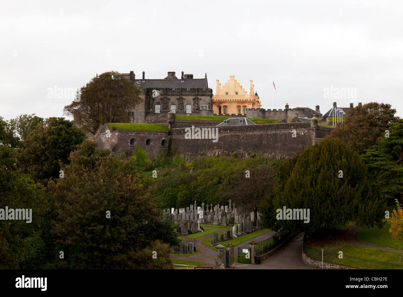 Stirling Castle Scotland with graveyard of church of Holy Rude in foreground Stock Photo