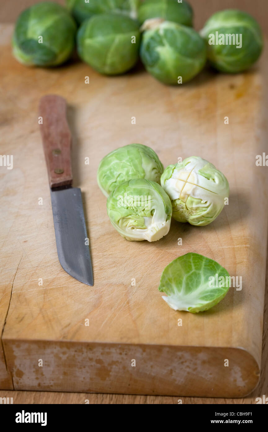preparing brussel sprouts for cooking Stock Photo Alamy