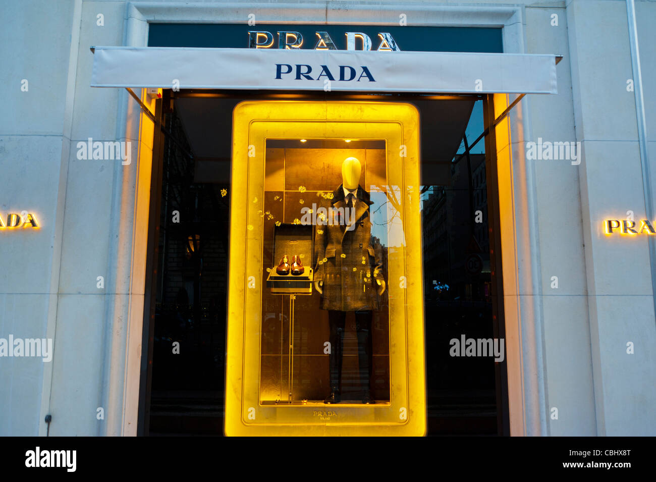 Paris, France, Luxury Shopping, Prada Luxury Clothing Store, Shop Front,  Window Display "Avenue Montaigne" fashion clothes shop name, Rich Products  Stock Photo - Alamy