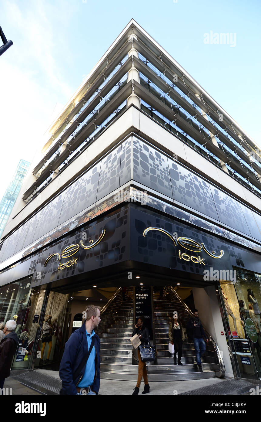 New Look store with shoppers on Oxford street, London Stock Photo