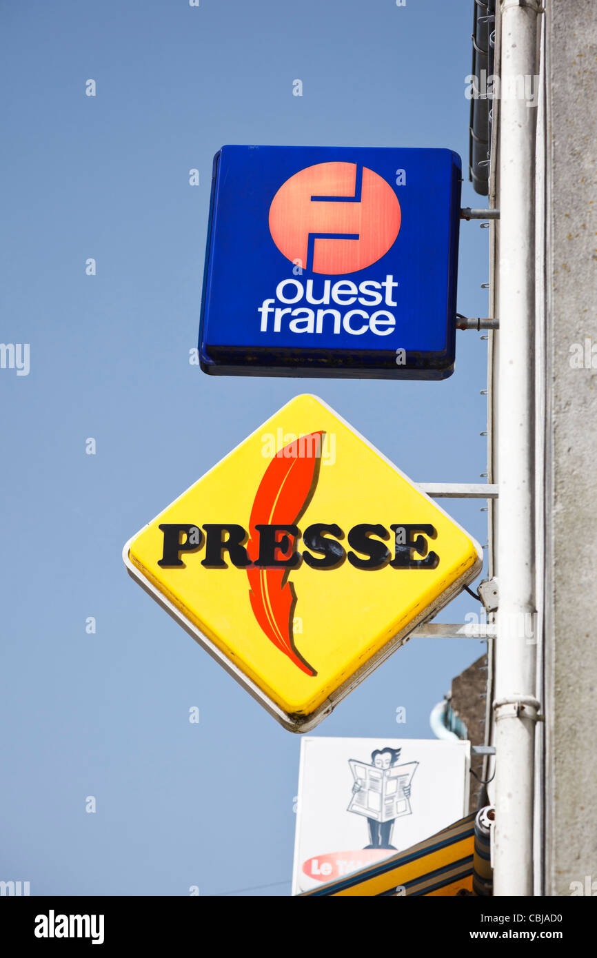 Portuguese Lottery Sign Jogos Santa Casa And Portugal Post Office CTT Pay  Shop Sign Outside A Newsagents Shop In Tavira Portugal Stock Photo - Alamy