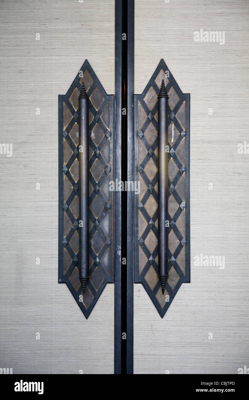 Detail of Wood traditional Thai Door Stock Photo Alamy