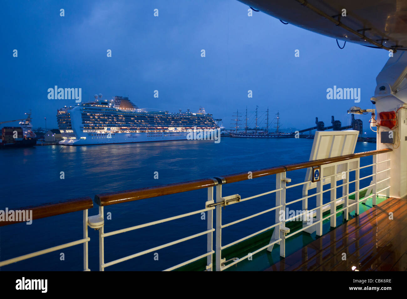 Cruise ship arcadia promenade deck hi-res stock photography and images ...
